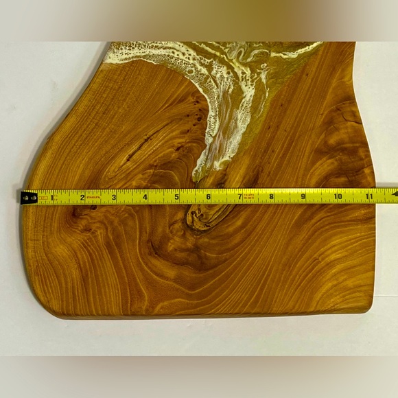 BRAND NEW Hand-carved Wooden Resin Charcuterie Board - Picture 11 of 12